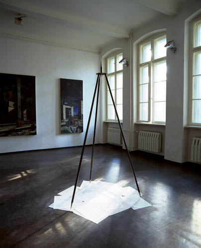 Statt Stativ • Instead of Tripod -  Galerie Kapinos, Berlin, 2004